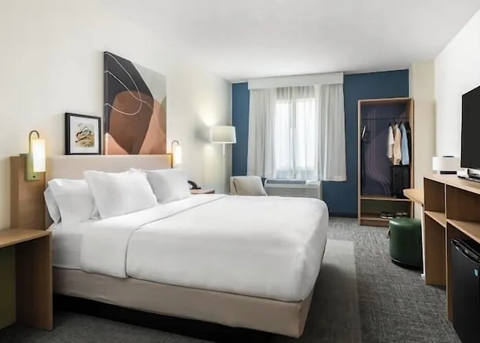 Spark By Hilton Hotel 3*